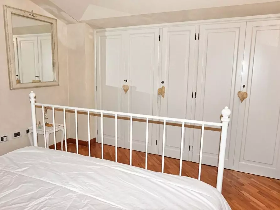 Immagine 37 di Appartamento in vendita  a Massa