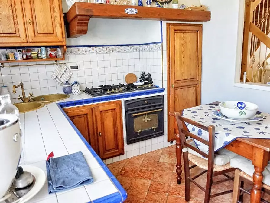 Immagine 19 di Appartamento in vendita  a Massa