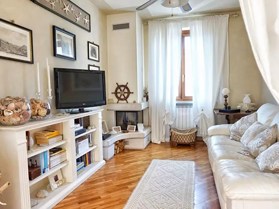 Immagine 7 di Appartamento in vendita  a Massa