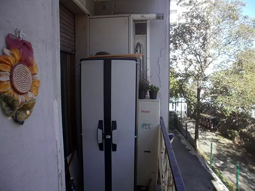 Immagine 3 di Ufficio in vendita  a Carrara