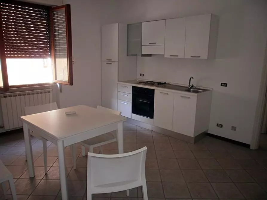 Immagine 10 di Ufficio in vendita  a Carrara