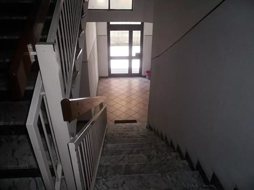 Immagine 2 di Ufficio in vendita  a Carrara