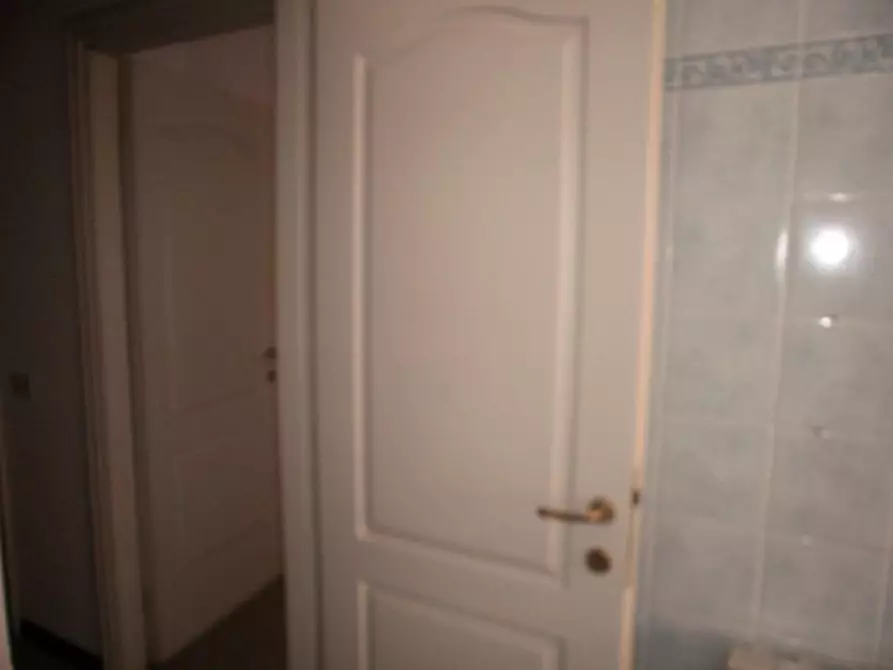 Immagine 14 di Ufficio in vendita  a Carrara