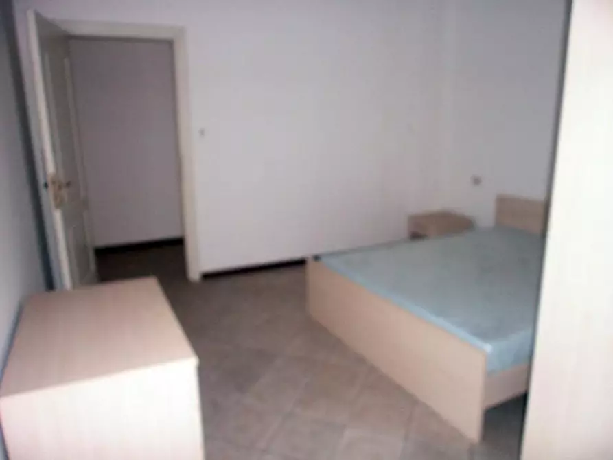 Immagine 8 di Ufficio in vendita  a Carrara