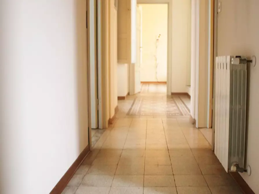 Immagine 20 di Villa in vendita  a Camaiore