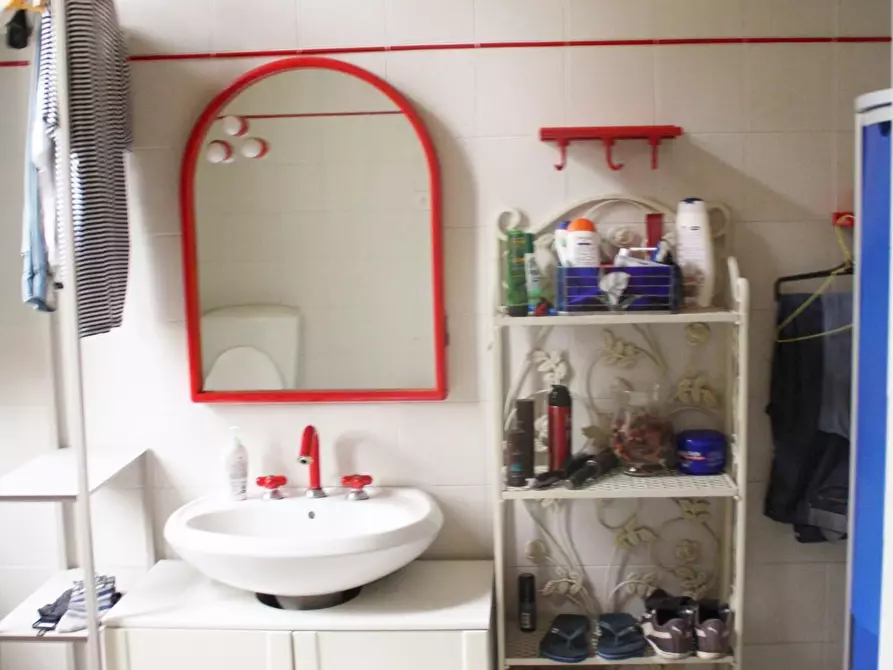 Immagine 9 di Villa in vendita  a Camaiore