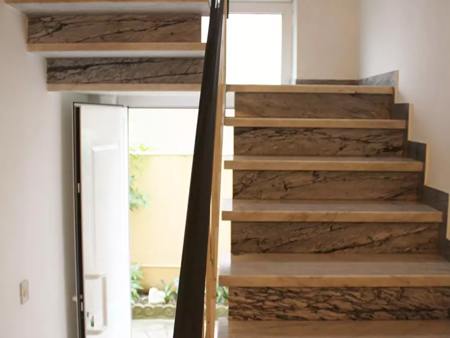 Immagine 14 di Casa bifamiliare in vendita  a Camaiore