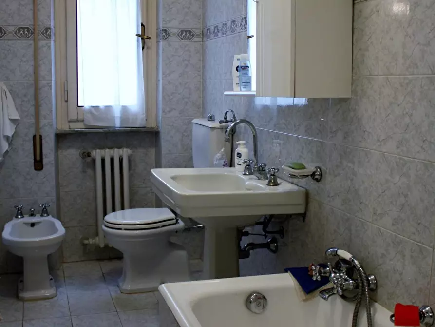 Immagine 21 di Casa bifamiliare in vendita  a Camaiore