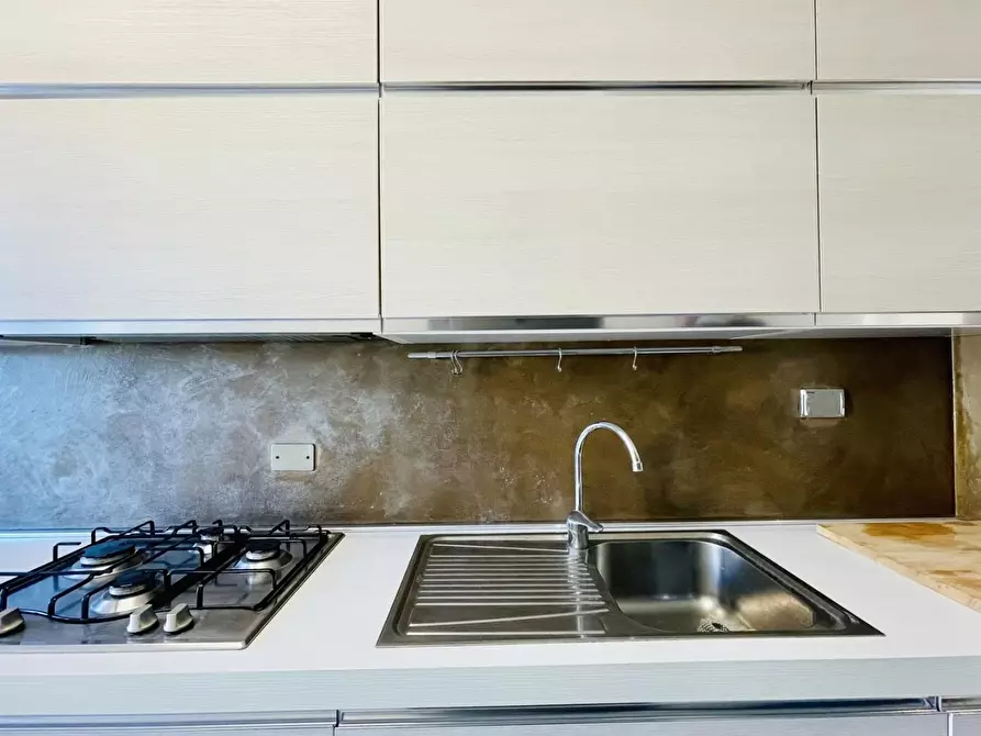 Immagine 13 di Appartamento in vendita  a Camaiore