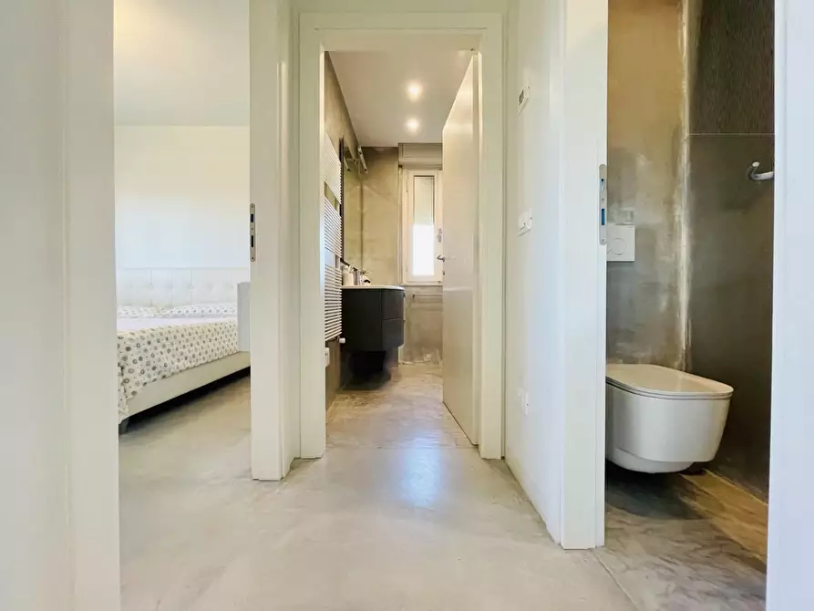 Immagine 22 di Appartamento in vendita  a Camaiore