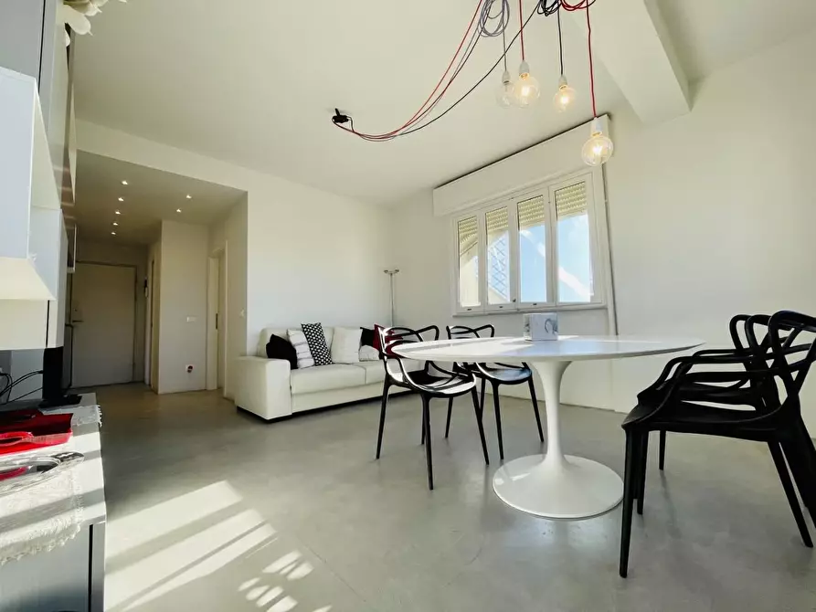 Immagine 2 di Appartamento in vendita  a Camaiore