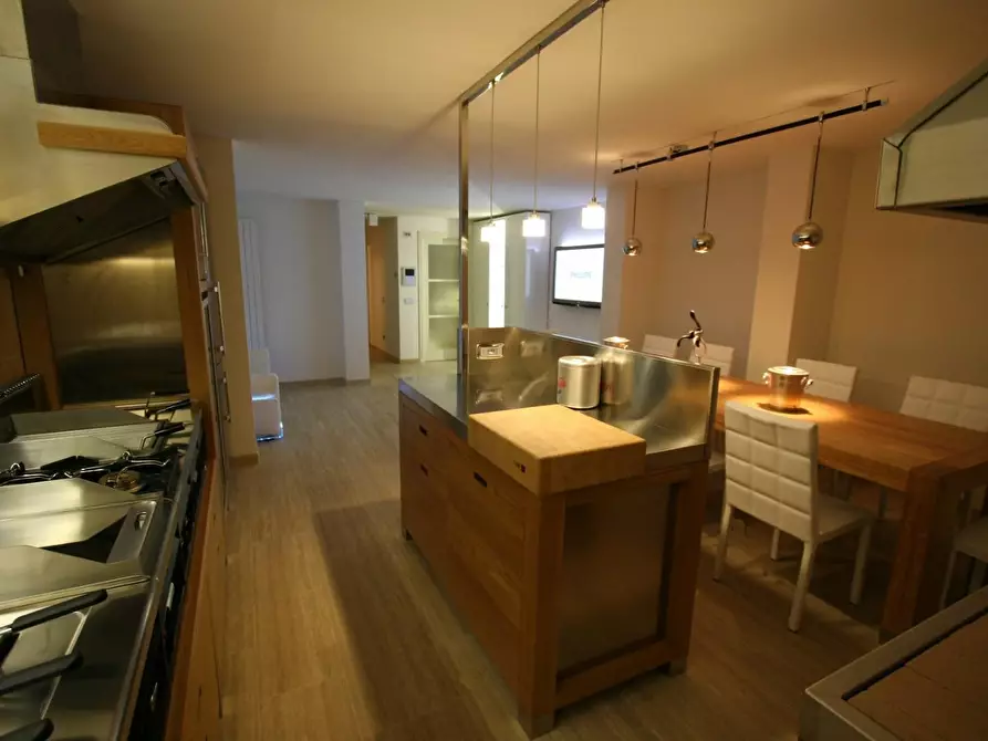 Immagine 14 di Villa in vendita  a Camaiore