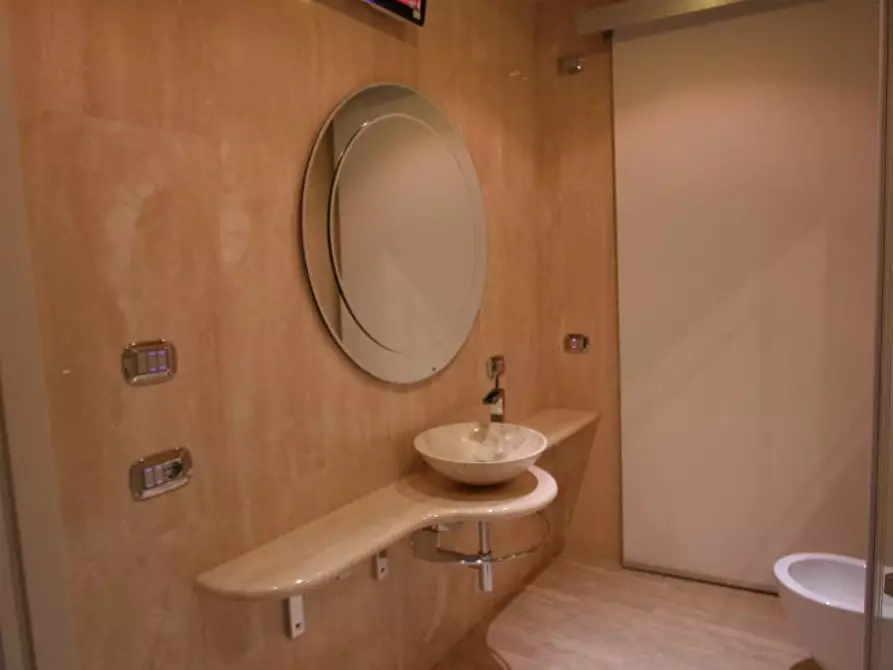 Immagine 19 di Villa in vendita  a Camaiore