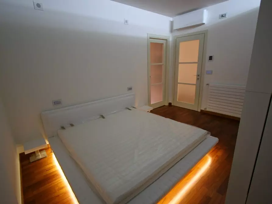 Immagine 31 di Villa in vendita  a Camaiore