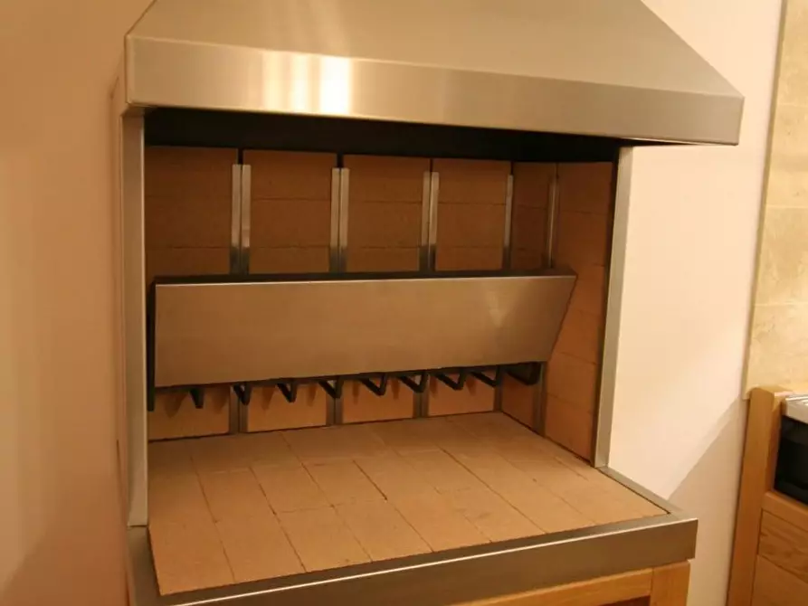 Immagine 17 di Villa in vendita  a Camaiore