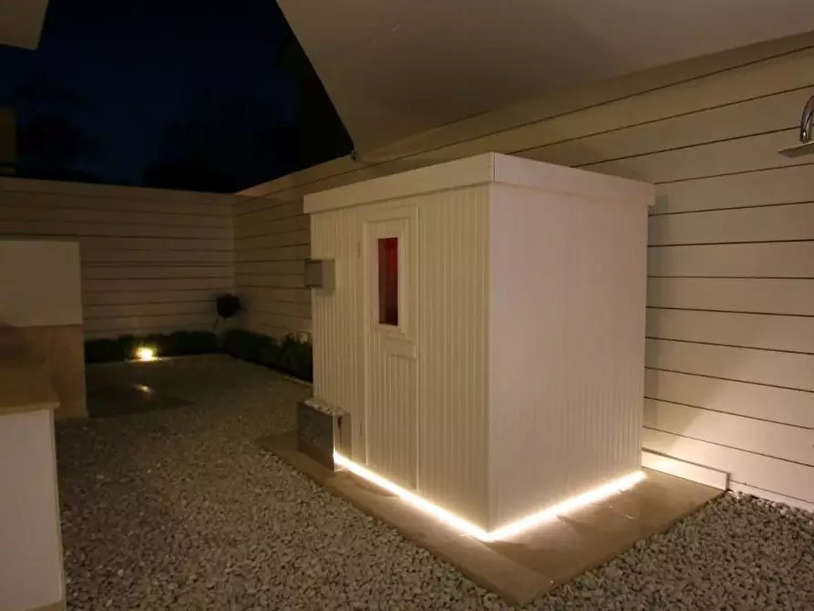 Immagine 44 di Villa in vendita  a Camaiore