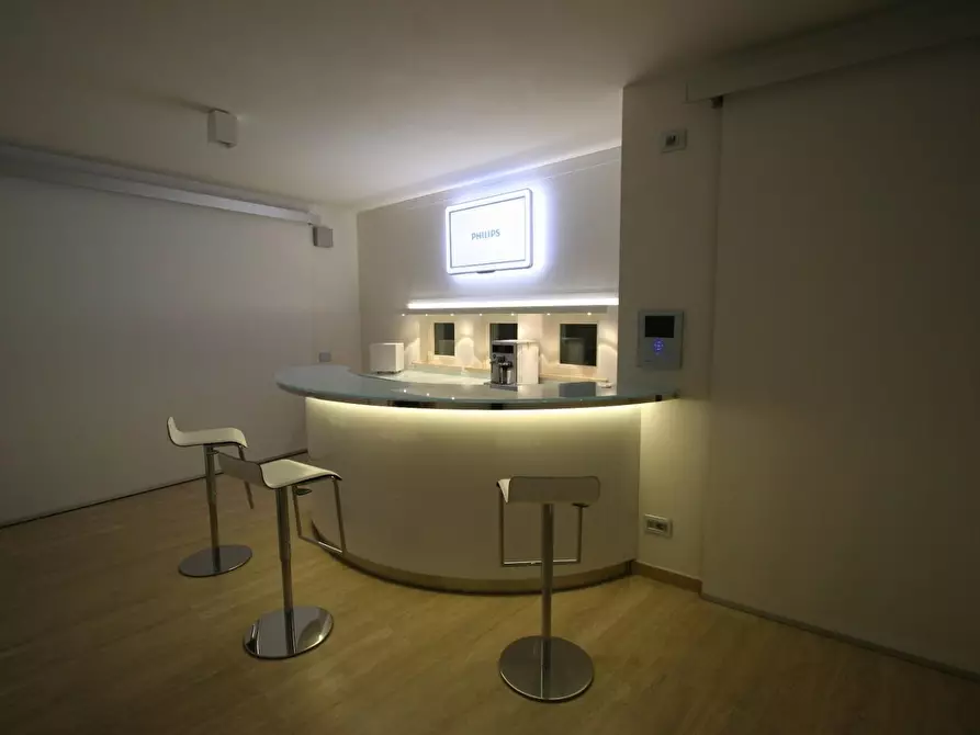 Immagine 8 di Villa in vendita  a Camaiore