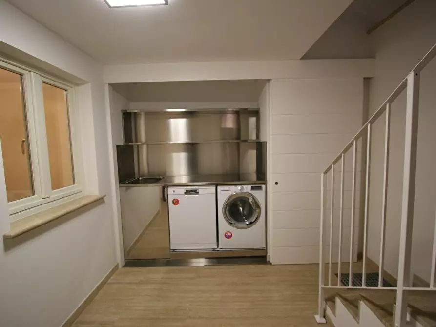 Immagine 21 di Villa in vendita  a Camaiore