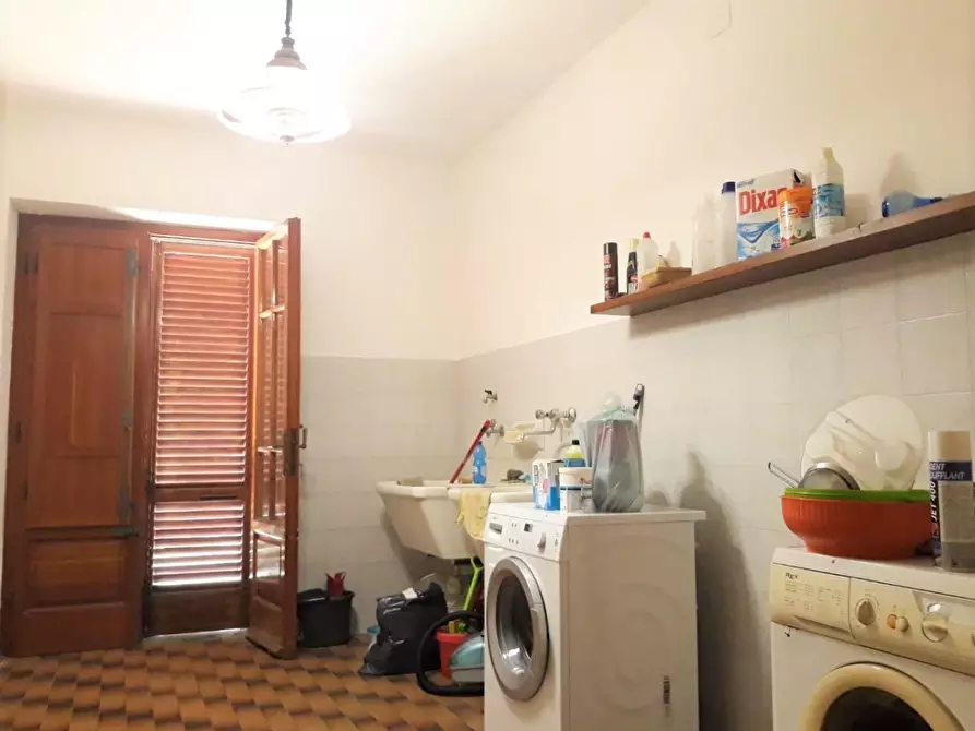 Immagine 7 di Villa in vendita  a Cascina