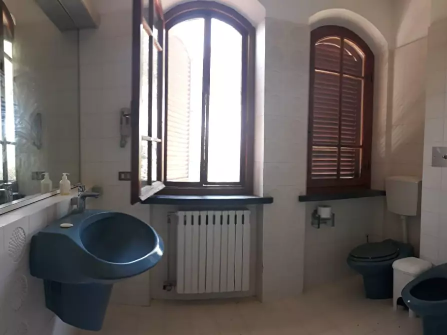 Immagine 10 di Villa in vendita  a Cascina