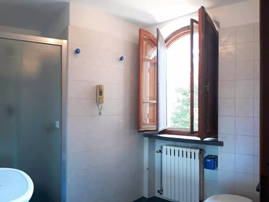 Immagine 9 di Villa in vendita  a Cascina