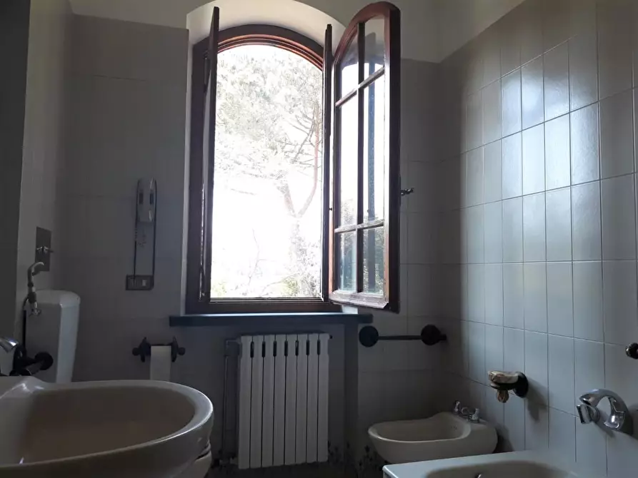 Immagine 12 di Villa in vendita  a Cascina