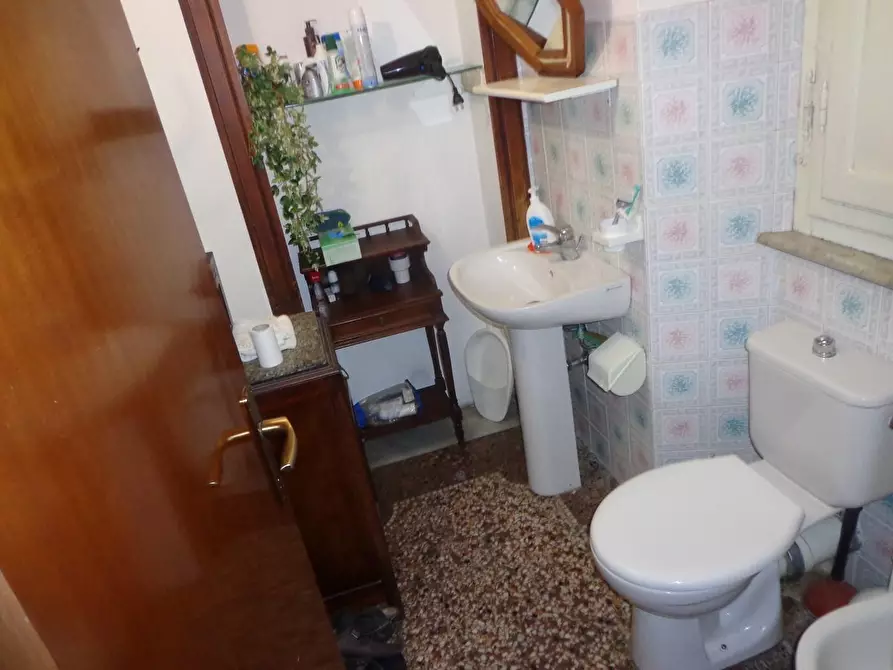 Immagine 20 di Villa in vendita  a San Giuliano Terme