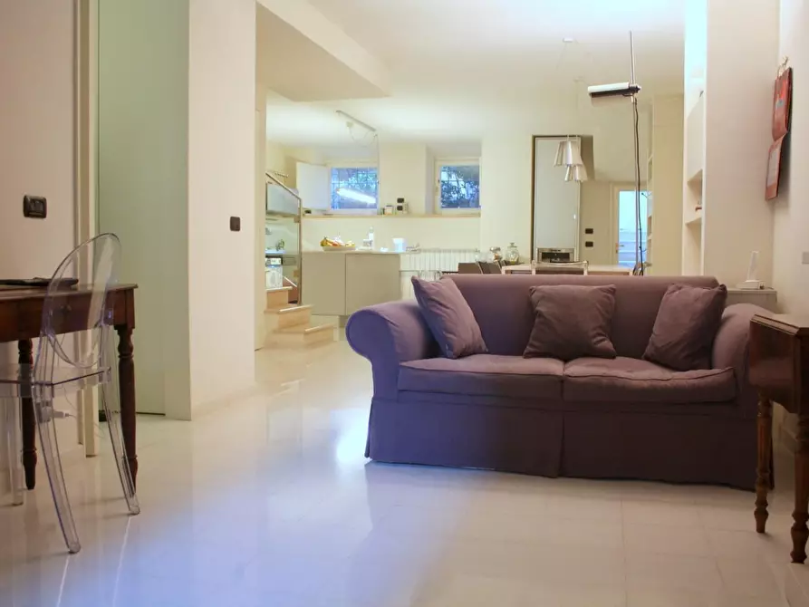 Immagine 30 di Appartamento in vendita  a Viareggio