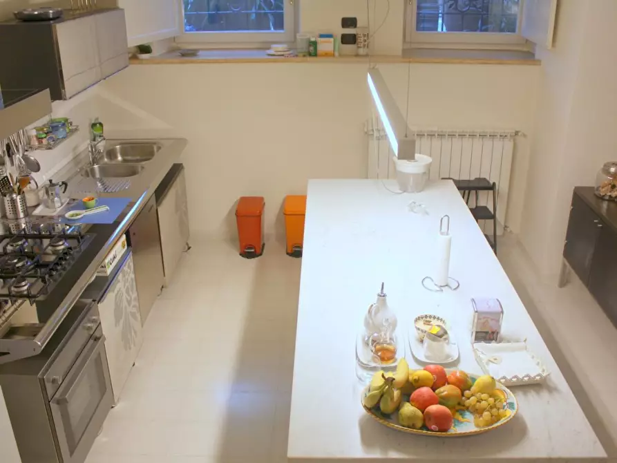 Immagine 17 di Appartamento in vendita  a Viareggio