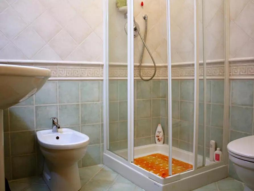 Immagine 5 di Appartamento in vendita  a Viareggio