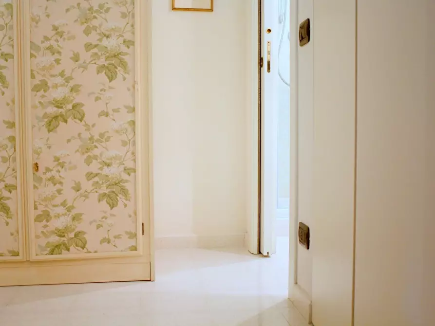 Immagine 24 di Appartamento in vendita  a Viareggio