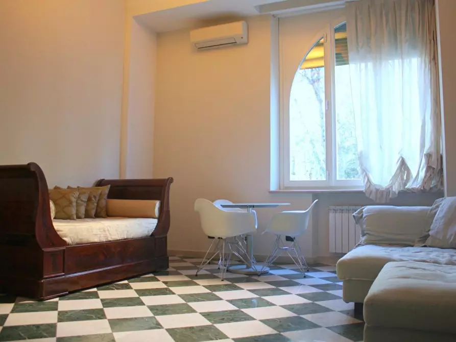 Immagine 2 di Appartamento in vendita  a Viareggio