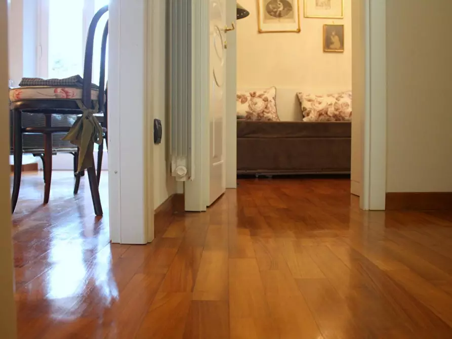 Immagine 7 di Appartamento in vendita  a Viareggio