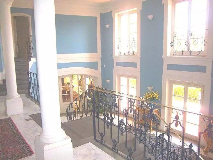 Immagine 6 di Villa in vendita  a Lucca