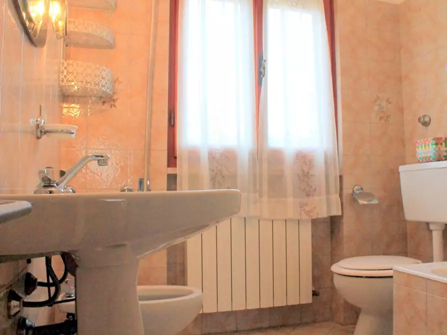 Immagine 13 di Villa in vendita  a Pietrasanta