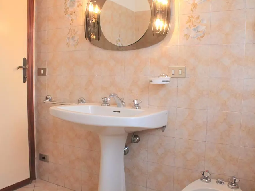 Immagine 15 di Villa in vendita  a Pietrasanta