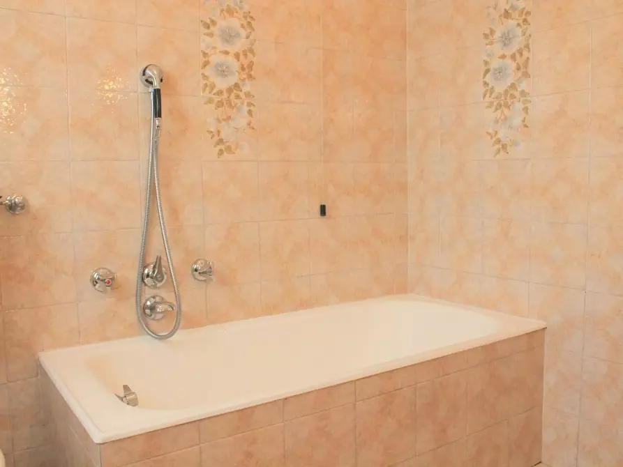 Immagine 14 di Villa in vendita  a Pietrasanta