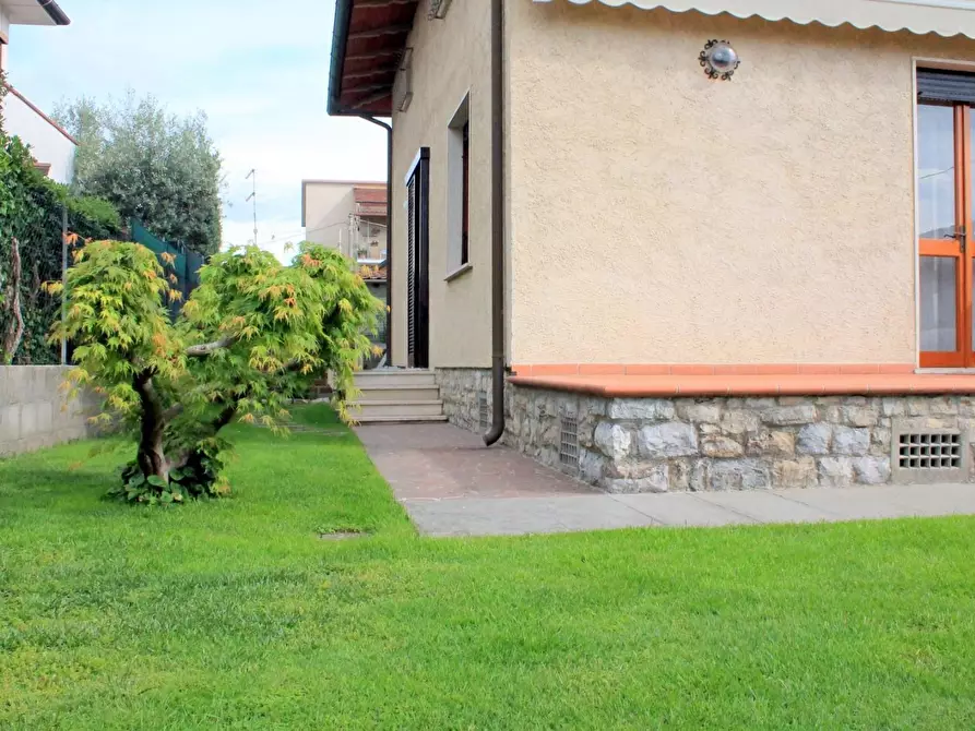 Immagine 32 di Villa in vendita  a Pietrasanta