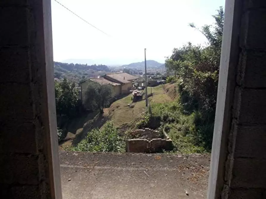 Immagine 8 di Palazzo in vendita  a Carrara