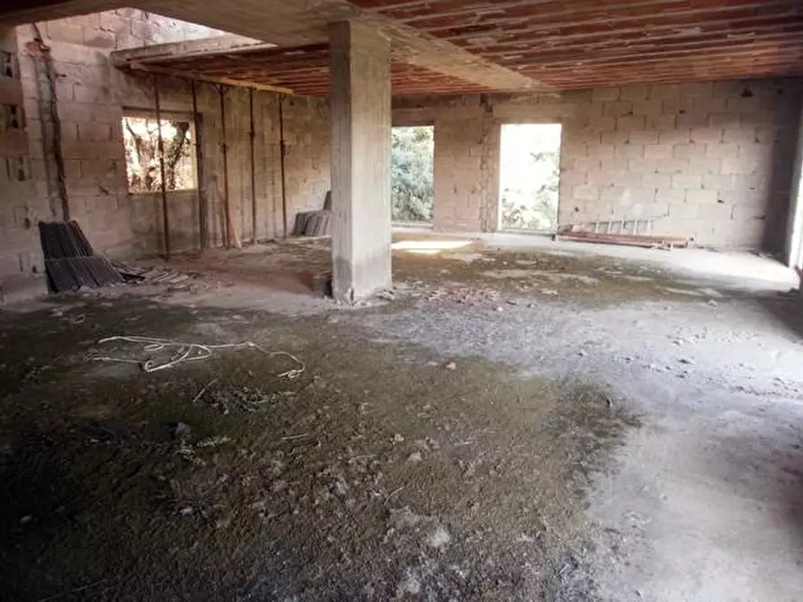 Immagine 5 di Palazzo in vendita  a Carrara