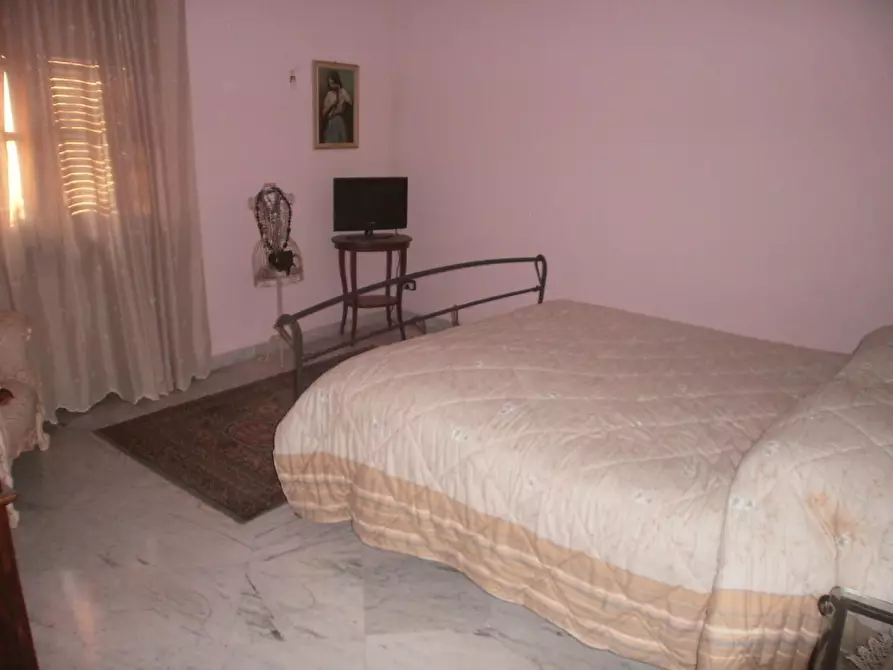 Immagine 37 di Casa indipendente in vendita  a Carrara