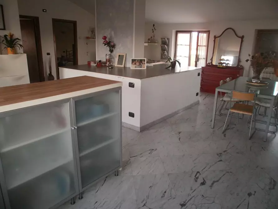 Immagine 2 di Casa indipendente in vendita  a Carrara
