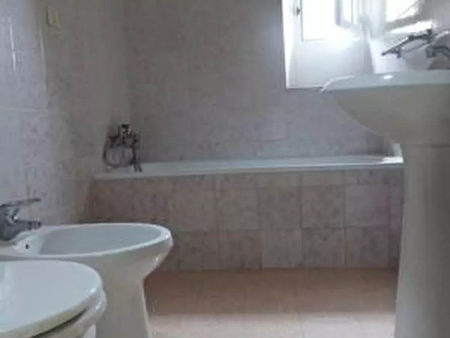 Immagine 10 di Casa indipendente in vendita  a Lucca