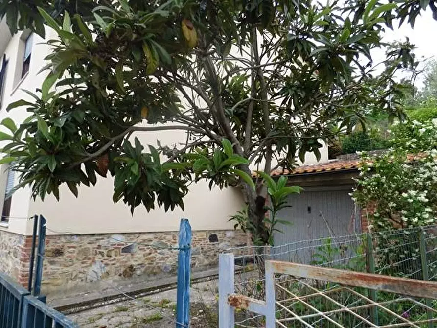 Immagine 14 di Casa indipendente in vendita  a Lucca