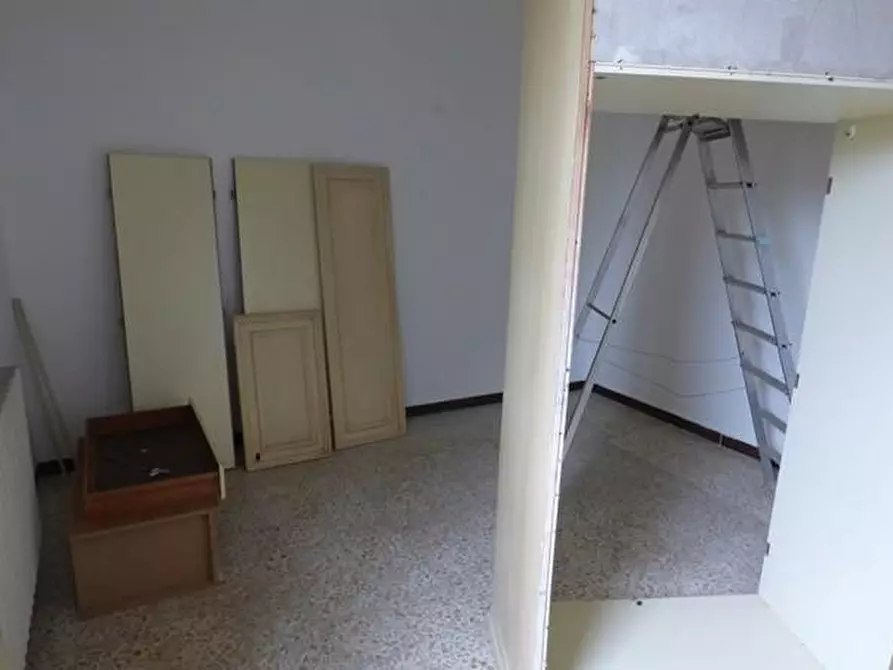 Immagine 9 di Casa indipendente in vendita  a Lucca