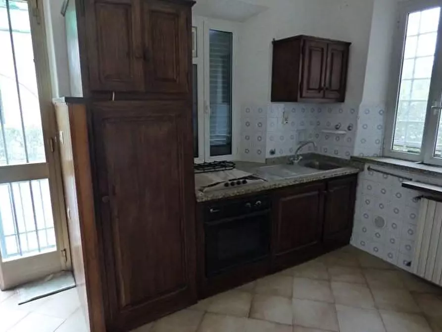 Immagine 4 di Casa indipendente in vendita  a Lucca