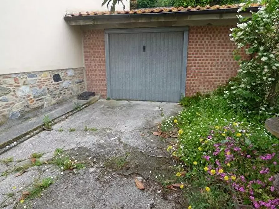 Immagine 15 di Casa indipendente in vendita  a Lucca