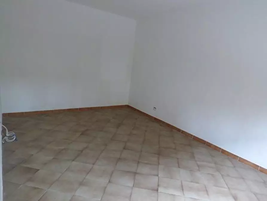 Immagine 6 di Casa indipendente in vendita  a Lucca