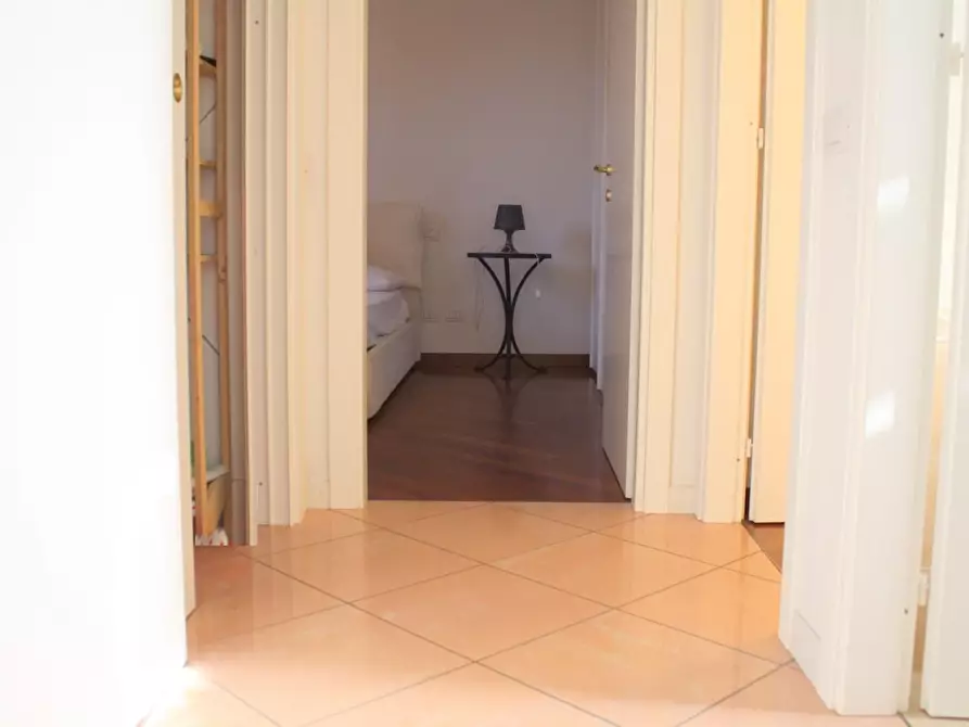 Immagine 5 di Appartamento in affitto  a Pietrasanta