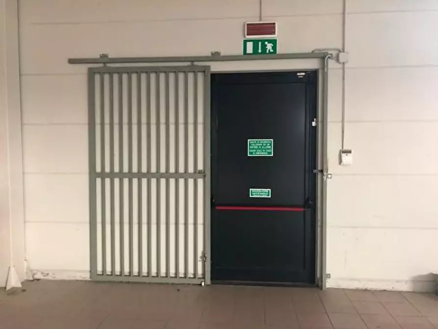 Immagine 6 di Capannone industriale in vendita  a Calcinaia